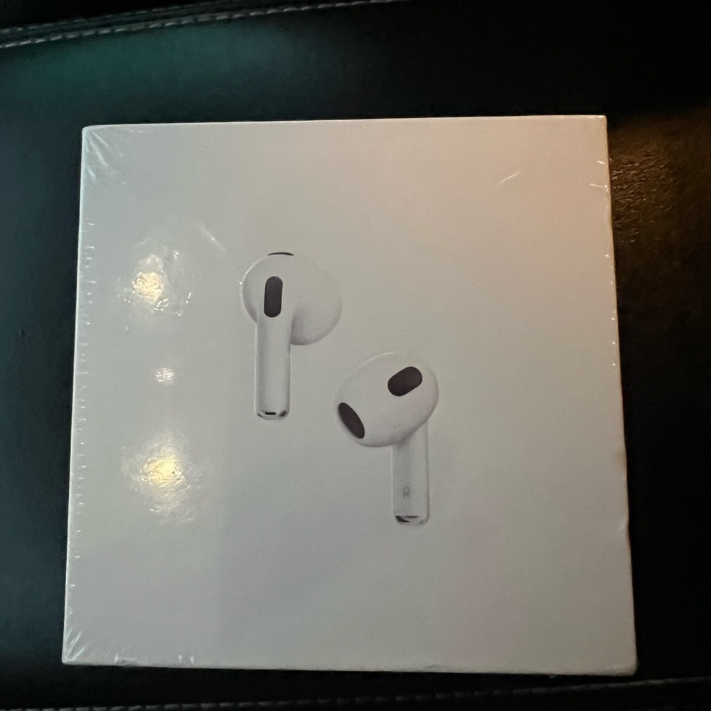 Apple AirPods (3rd Generation)